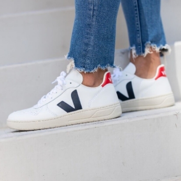 Veja V-10 Sneakers size 37